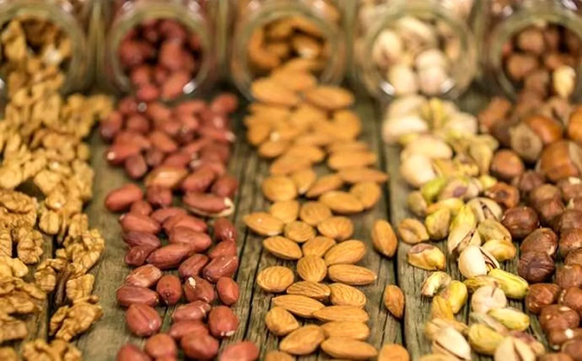 چه کسانی در صف واردات موبایل در برابر صادرات خشکبار قرار می گیرند؟