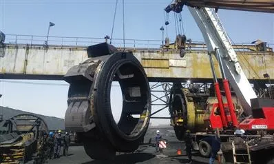 تعویض لارج بیرینگ‌ها و تنظیم سازۀ اصلی دستگاه بریج ریکلایمر شمارۀ یک در فولاد مبارکه