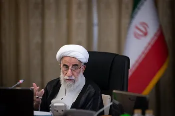 عکس/ چهره آیت‌الله جنتی هنگام بازداشت