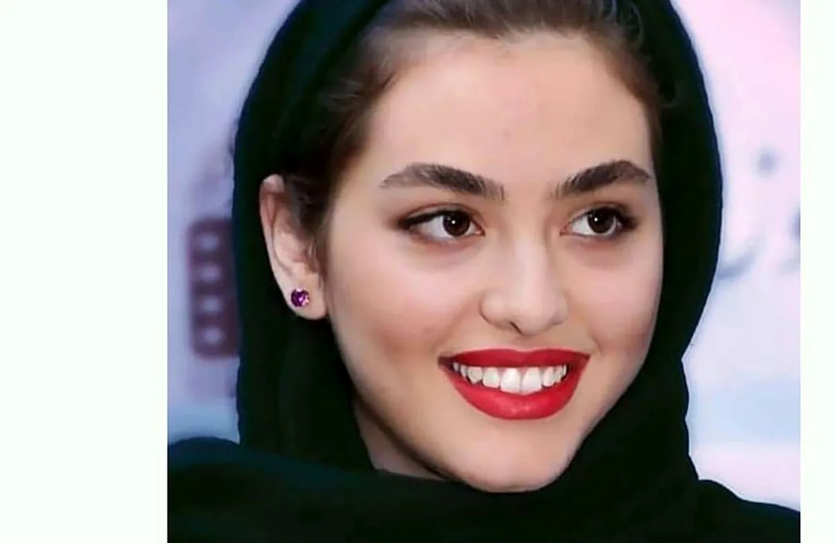 ریحانه پارسا با هودی بدون شلوار! + عکس