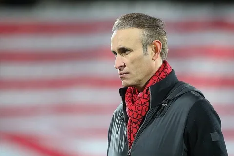 گل‌محمدی: نیمه اول مقابل پرسپولیس بسکتبالی شده بود