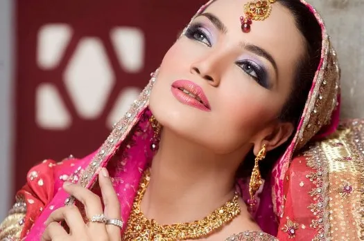 اقدام عجیب عروس و داماد در جشن عروسی! + فیلم