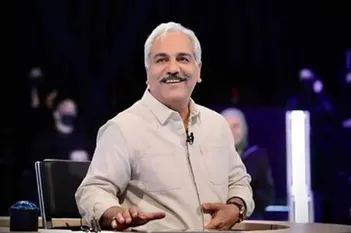 فیلم / روایت همکار مهران مدیری از رفتارها عجیب او در پشت صحنه