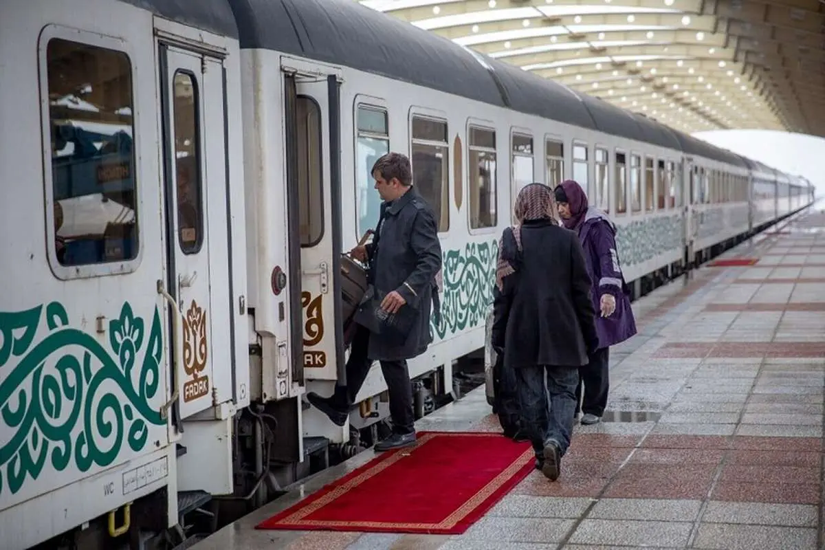 پیش‌فروش بلیط قطار