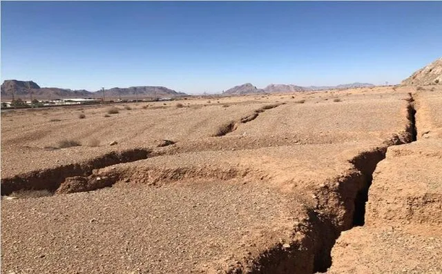 مسؤولان درباره مخاطره افت زمین بی حس شدند