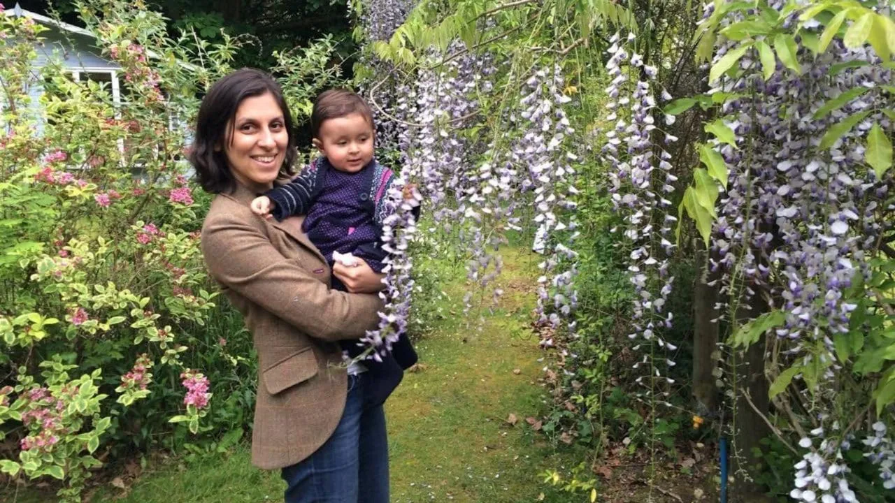 درخواست بوریس جانسون از روحانی برای بازگرداندن نازنین زاغری