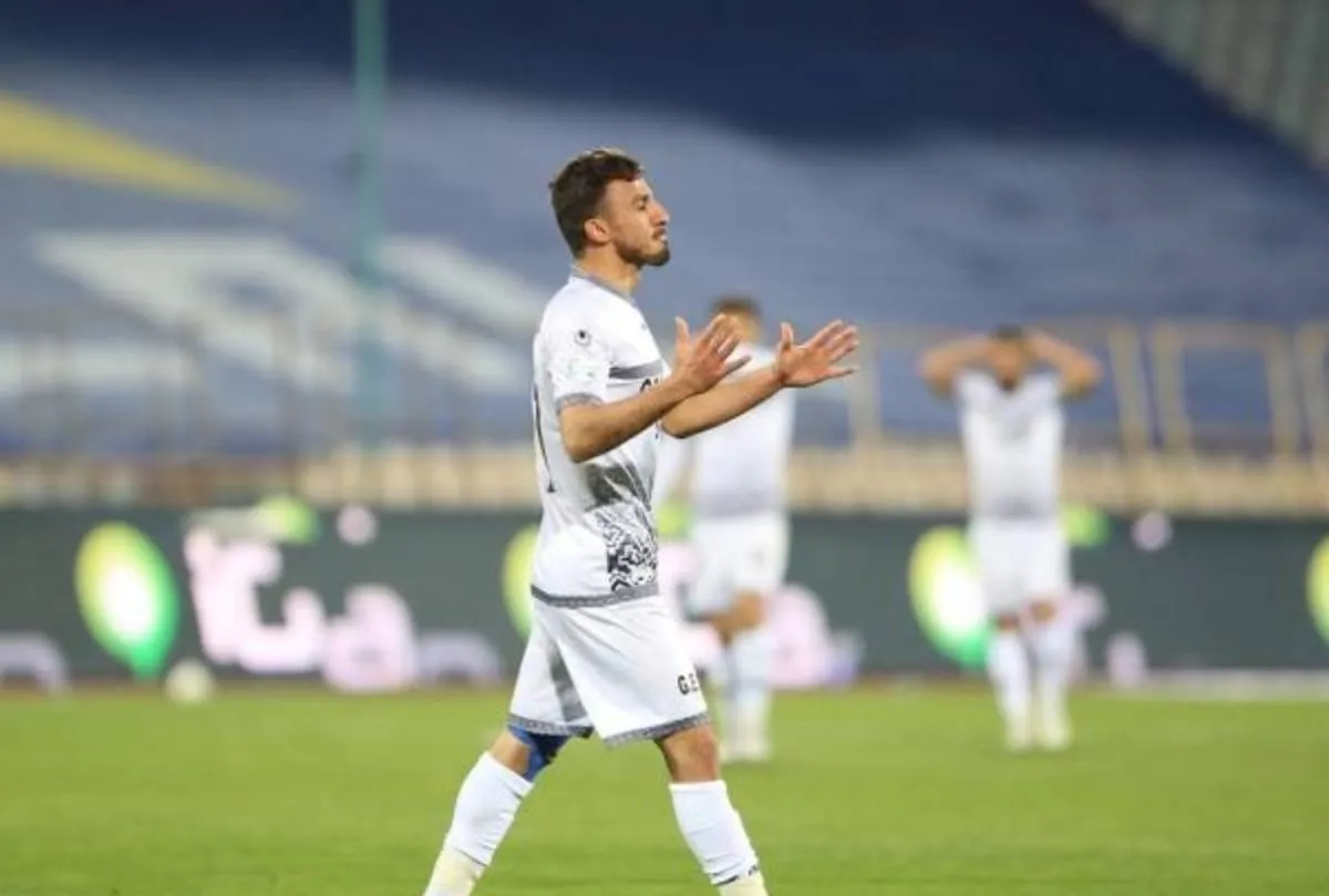 راهکار سرمربی پرسپولیس برای جذب بازیکن مدنظر استقلال