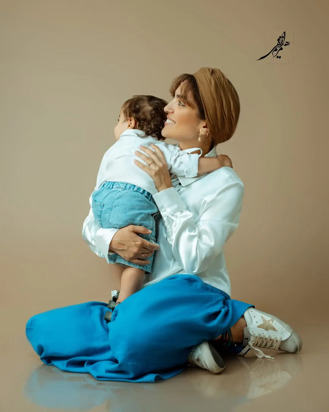 مونا کرمی و پسرش