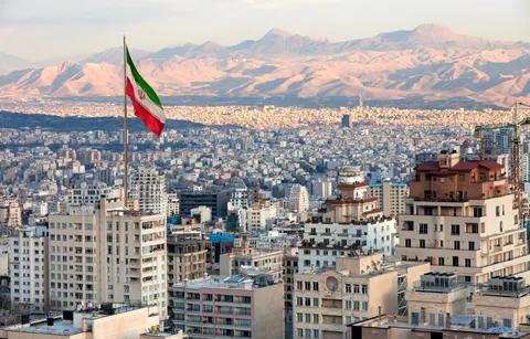 قیمت دلاری مسکن چه پیامی برای خریداران دارد؟ / تحلیل ۱۵ صاحب‌نظر از آینده بازار مسکن