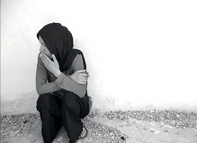وقتی دختر ۲۰ ساله عاشق گنده لات محله شد!