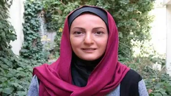 قابی ماندنی از شقایق دهقان با برادرش