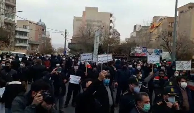 تجمع مردم تبریز در مقابل کنسولگری ترکیه