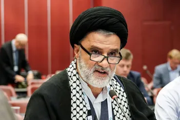 حمله نبویان به اظهارات پزشکیان درباره پایان جنگ؛ «تسلیم شویم؟