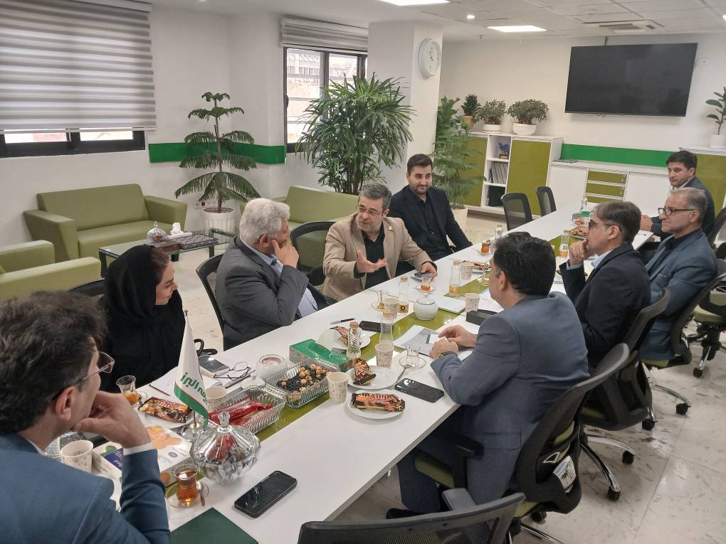برگزاری چهارمین نشست هم اندیشی مدیران بیمه البرز با رؤسای تشکلهای صنفی نمایندگان برگزاری چهارمین نشست هم اندیشی مدیران بیمه البرز با رؤسای تشکلهای صنفی نمایندگان