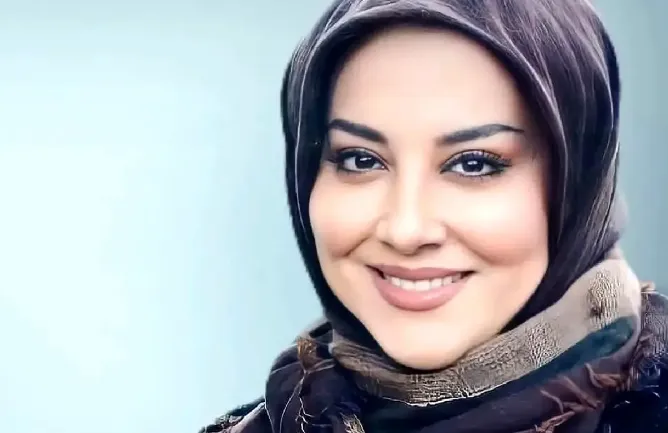 عکس/آرایش غلیظ آشا محرابی در مراسم ختم خبرساز شد