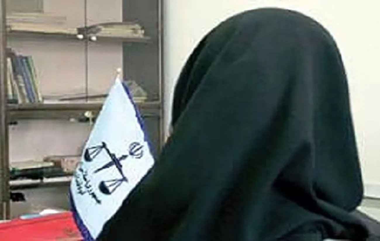 منشی ۱۸ ساله پنهانی بچه مدیرعامل را به دنیا آورد