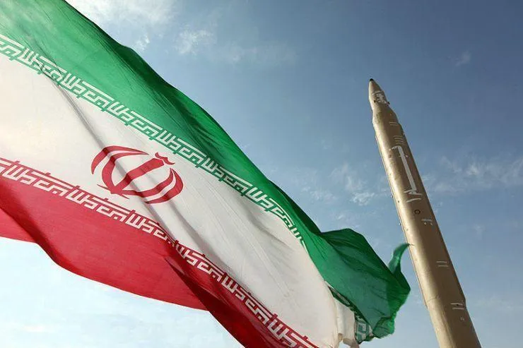 بریتانیا در پی ادعای ارسال موشک به روسیه، کاردار ایران را احضار کرد