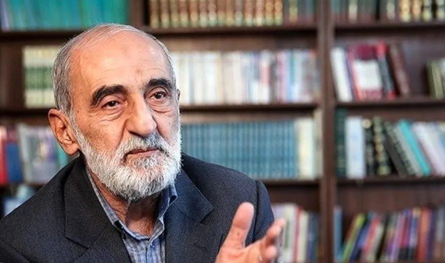 عذرخواهی حسین شریعتمداری از آیت الله سیستانی