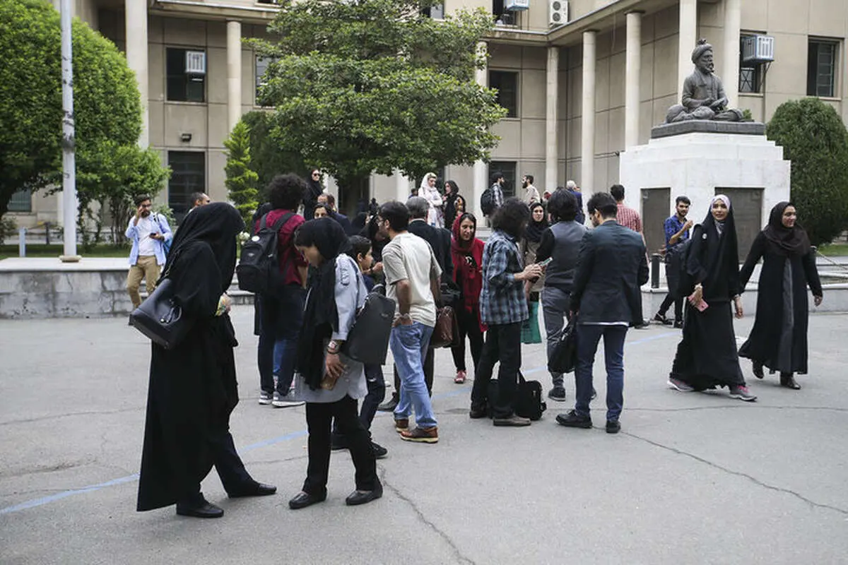 حجاب در دانشگاه‌ ها