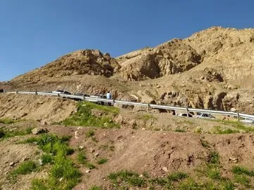 تصویری جالب از قله‌ای که تبدیل به زیارتگاه شد