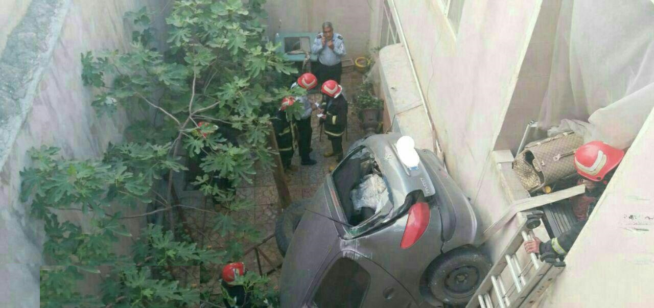 سقوط خودرو
