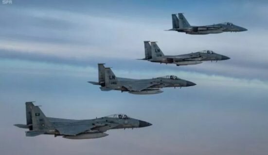 پرواز مشترک جنگنده‌های عربستانی و آمریکایی بر فراز خلیج فارس