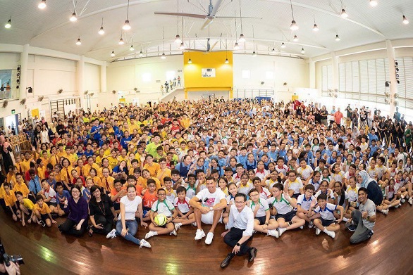 کریستیانو رونالدو در جمع کودکان سنگاپورى