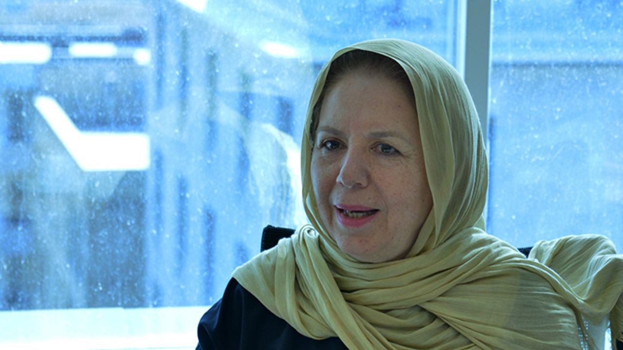 فریال مستوفی
