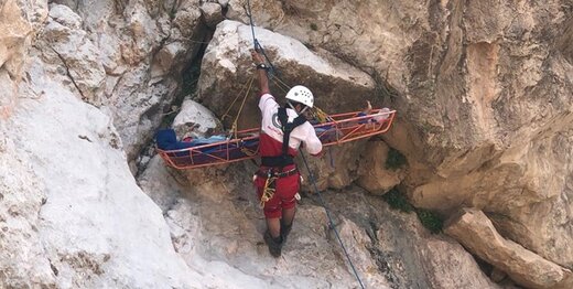 نجات جان ۱۲ کوهنورد مفقود شده در تنگ زندان