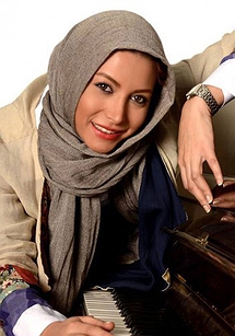 فریبا_نادری-1.jpg.215x307_q100_box-28,0,373,493_crop_detail