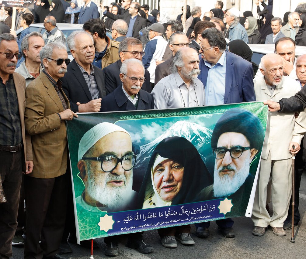 تشییع پیکر اعظم طالقانی
